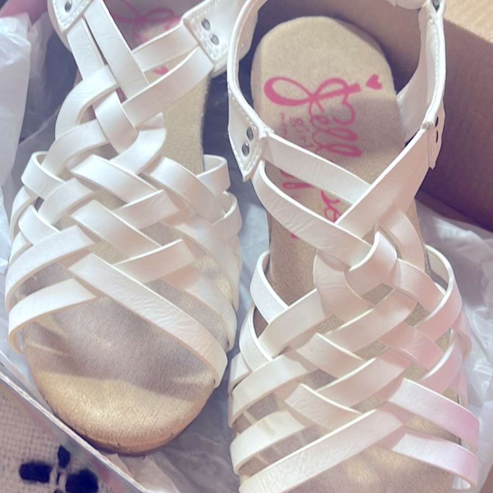 Girls White strapped dress shoes